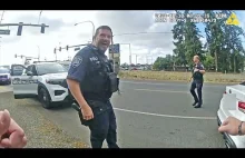 Policjant udaje szczekanie psa, aby zmusić złodziei do poddania się ;)