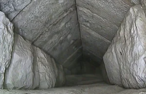 Nieznany korytarz odkryty w piramidzie Cheopsa