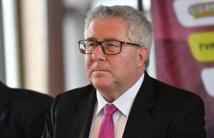 Ryszard Czarnecki pobierał pensję wiceprezesa siatkarskiego związku. Komentarze