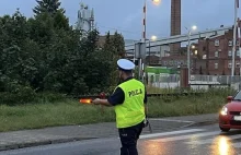 Poruszał się autem z tablicami rejestracyjnymi zakupionymi na portalu aukcyjnym