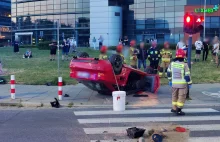 Kraków. O krok od tragedii. Kierowca stracił panowanie nad pojazdem