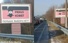 "Piekło kobiet". Baner z symbolami Strajku Kobiet ostrzega na Białorusi... przed