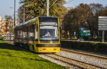 Wysiadł z tramwaju i wpadł do wykopu. 40-latek nie żyje