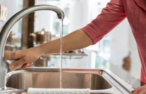 Porady eksperta - Jak skutecznie oszczędzać wodę bieżącą w domu?
