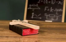 Co dalej z religią w szkołach? Polacy ujawnili swoje zdanie. "Powinna zniknąć"