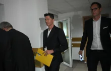 Robert Lewandowski opuścił sąd w asyście policji