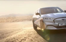 Mustang Mach-E właśnie przegonił w sprzedaży tradycyjnego spalinowego Mustanga.