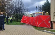 Zabił matkę, rzucił się na policjantów z maczetą. Został zastrzelony