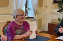 Burmistrz Andrychowa po wypadku w Austrii: Poturbowana, parę szwów i siniaki"