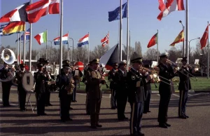NATO: Jak Polska dołączyła do Sojuszu Północnoatlantyckiego?
