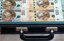 Panika wśród klientów banków.. Gotówki w Polsce nie zabranie,, uspokaja KNF