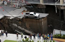 Gigantyczne zapadlisko w centrum Bangkoku. Dziura ma 50 m głębokości!