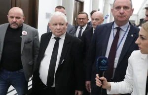 Ochroniarze Kaczyńskiego wciąż w Sejmie. Prezes PiS gra Hołowni na nosie