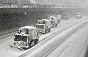 Tesy pługu śnieżnego na elektrycznej ciężarówce skończyły się klapą!