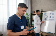 76 osób na jedno miejsce na dermatologię, 65 na endokrynologię