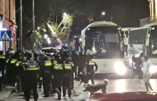 W Tbilisi protestujący szturmują pałac prezydencki