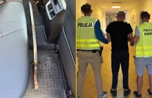 Mężczyzna zaatakował policjanta mieczem samurajskim. NAGRANIE