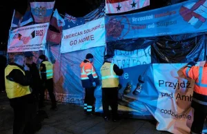 W końcu zlikwidowano proputinowski namiot stojący pod ambasadą USA