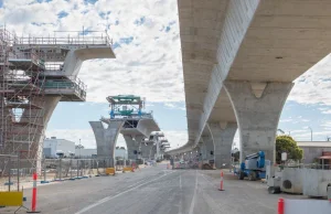 Budimex wygrywa przetarg na budowę autostrady D11 w Czechach za 2 mld zł