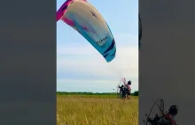 Kolega startuje na paralotni ITV Piper