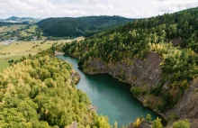 Kamieniołom Kamyki w Głuszycy Jezioro, Skały I Jastrzębia Perć