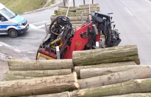 Włączył światło cofania "pstryczkiem" umieszczonym poza pojazdem:) [VIDEO].