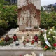 Pomnik ofiar Rzezi Woli zdewastowany. "Nie odpuszczę sprawy"