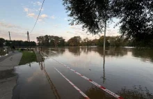 Nocna ewakuacja w Żaganiu. Poziom wody cały czas rośnie