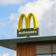 "Darmowe" posiłki dla służb mundurowych. W sieci zawrzało. McDonald's odpowiada