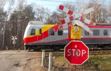 72-latek próbował wykoleić pociąg układając na torach barykadę