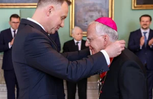 Złoty jubileusz abp. Marka Jędraszewskiego. Prezydent wręczył mu odznaczenie "za