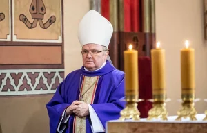 Abp. Marian Gołębiewski na ingresie biskupa gliwickiego mimo zakazu z Watykanu.