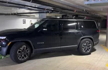 Amerykańskie nie oznacza lepsze. Ten SUV poddał się po draśnięciu zderzaka