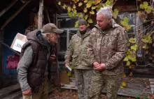 Wojsko pomaga samosiołom w Czarnobylskiej Strefie Zamkniętej.