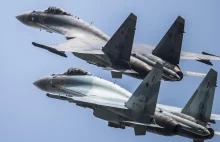 Widziane z orbity: ukraińskie drony uderzają w rosyjskie Su-35