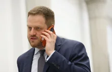 "Minister Cieszyński chce wiedzieć, czy przekazał nam tajne dokumenty"