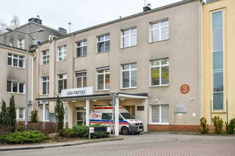 Paraliż SORów? Karetka czekała nawet 3 godz. na przyjęcie pacjenta