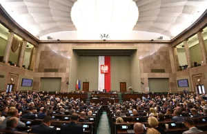 Sejm uchwalił ustawę o wakacjach składkowych