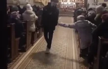 16-latek puścił cypisa w kościele