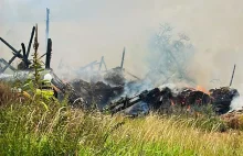 Spłonęła stodoła. Ogień niedopałkiem zaprószył 13