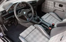 BMW M3 E30 na sprzedaż. Pod dyskoteką w remizie takiego nie spotkasz