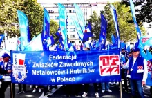 Młodzi doceniają związki zawodowe. Bogatsi są krytycznie nastawieni.