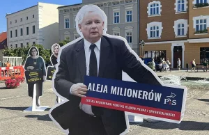 Aleja milionerów PiS w Mikołowie - akcja opozycji dotarła na Śląsk