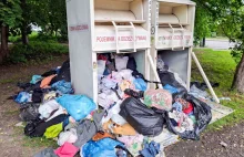 Śmietniska zamiast kontenerów na odzież. Tak nowy zakaz zmienił miasta