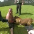 Policjantka oraz jej niewytresowany pies