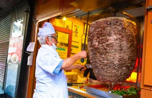 Zamówił 865 kebabów w rok. Oto rekordzista Polski