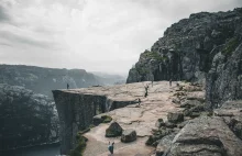 Preikestolen - jeden z najpopularniejszych trekkingów w Norwegii