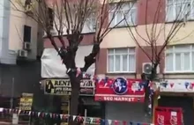 W Turcji przechodnie sfilmowali zawalenie się budynku