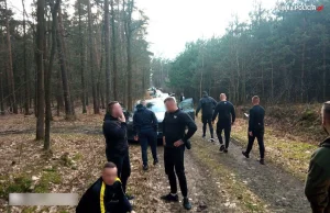 Pseudokibice umówili się na ustawkę. Mieli maczety. Akcja policji