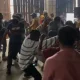 Fałszywi azylanci świętują swój nielegalny wjazd do Polski w stodole